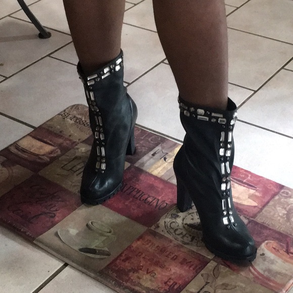 Boots/rhinestones - Picture 1 of 3
